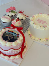 Load image into Gallery viewer, Mum Portrait Cake