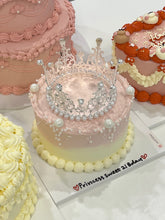 Load image into Gallery viewer, Tiara Treat