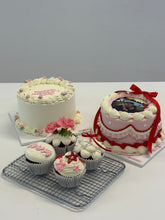 Load image into Gallery viewer, Mum Portrait Cake
